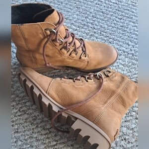 Sorel Phoenix Waterproof Honey Tan Lace Up Boots
